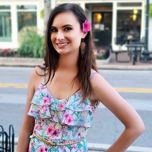 Meet your Posher, Danielle